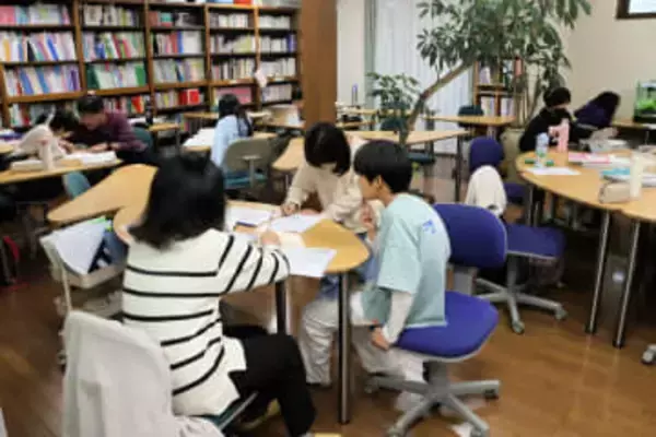 「子ども主体の学び」重視、京都にある「もう一つの学校」模索した25年「問題があるのは社会の側」