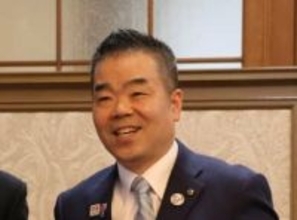 【速報】滋賀県の三日月大造知事、M-1王者「たくろう」を祝福　赤木裕さんが大津市出身