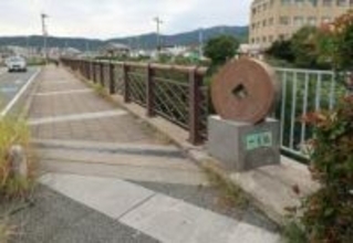 京都に「人だまが飛ぶ橋」「名神高速の車にしがみつく女」　バラエティー豊か「ご当地怪談」とは