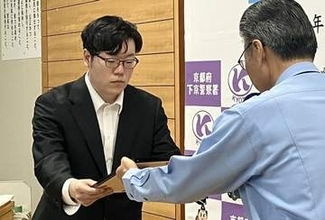 JRの高架下、うずくまる男児の姿に「異変」感じ「大丈夫?」祇園祭で行方不明となった12歳を救った行動