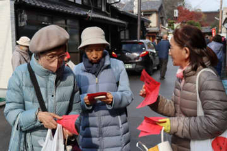 84年前の太平洋戦争開戦日「忘れないで」　京都市内で「赤紙」配布、平和の鐘突き