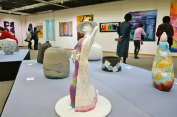自由で遊び心あふれ　京都市中京区で光風工芸展　陶芸や染織約50点　京都文化博物館
