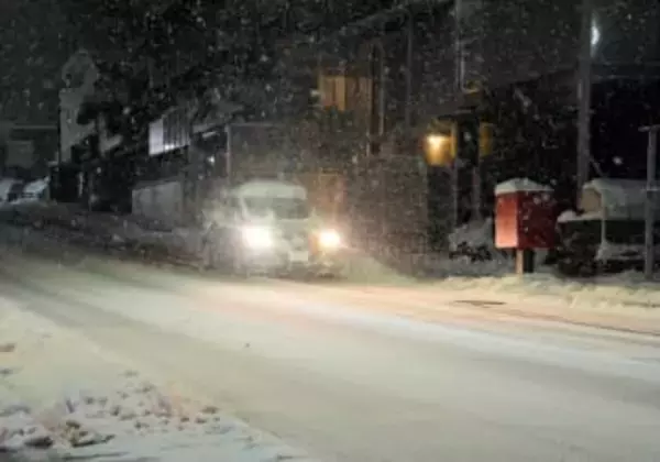 【速報】京都市、夜に雪が強まり積雪7センチ　午前中の6センチ超える、交通障害に警戒を