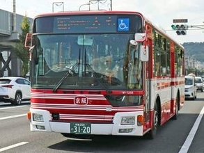 【速報】京都市内で京阪バスと軽自動車が衝突、双方の運転手が軽傷　乗客10人にけがなし