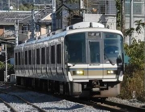 【速報】JR奈良線と大和路線で運転見合わせ　木津駅で信号変わらず