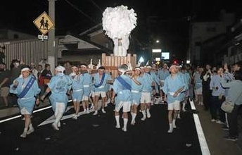 「暗闇の奇祭」分裂開催していた祭りの「クライマックス」が一本化　23年ぶりに　担ぎ手感無量 「うるっときた」