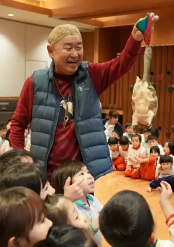 「ムツゴロウ」さん元弟子の73歳男性、京都で生き物教室「子どもたちの笑顔が生きがい」