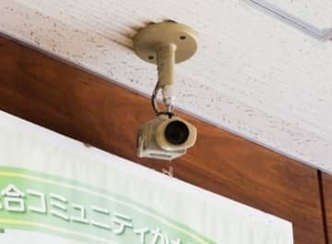 学校の防犯カメラ設置に「大きな格差」　設置ゼロもあれば、教員不祥事の監視も