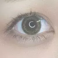 指原莉乃さんプロデュースカラコン Topards トパーズ ローリエプレス