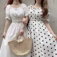 ワンピース スニーカーで大人可愛く おすすめコーデを種類別に紹介 ローリエプレス ワンピース スニーカーで大人可愛く おすすめコーデを種類別に紹介 ローリエプレス