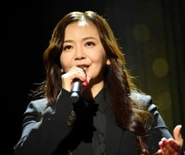 初めて見たかも？華原朋美51歳、オン眉×ショートヘアに髪ばっさり「別人みたい」「似合ってる」