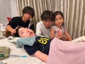 医学生の「双子ピアニスト」……二刀流を目指すきっかけは、寝たきりの弟　「弟の病気を治したい、同じ境遇の子にも音楽を聴いてほしい」