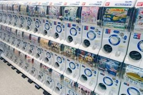 ガチャを友達にあげたら……「もう、ないんですか？」見知らぬ女性からの”恐怖”　「令和のカツアゲ」ガチャ人気過熱で、マナーが悪化？