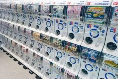 ガチャを友達にあげたら……「もう、ないんですか？」見知らぬ女性からの”恐怖”　「令和のカツアゲ」ガチャ人気過熱で、マナーが悪化？