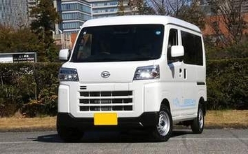 軽バンなのにEV！？ ダイハツ「e-ハイゼットカーゴ」に乗って分かった意外な実力　ダイハツ、トヨタ、スズキの3社による共同開発車