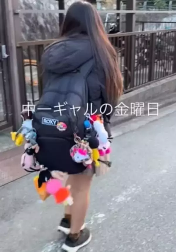 朝5時半から素振り＆階段ダッシュ！中1ギャルは満塁ホームラン放った努力家「明日から大好きな土日　野球野球♡」