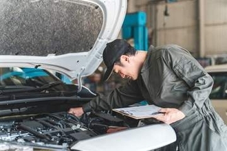 車のタイミングベルト、交換時期の目安は？ 放置するとエンジンに深刻なダメージが…仕組みや切れる前兆を知ろう【整備士が解説】