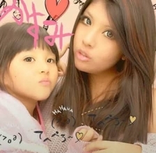 母25歳→38歳でも変わらない？13年ぶりに親子で“平成プリクラ”再現　20歳娘との比較に驚きの声「時止まってますか？」「むしろ若くなった」