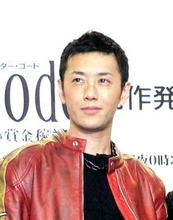 「私の後頭部は」57歳俳優、ニューヘア披露で赤裸々告白　22歳の年の差婚、小学校勤務でも話題　「ありのままが一番」「受け入れてかっこいい」