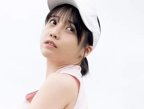 ぴちぴちウェアで誘惑スマッシュ　テニス部の後輩演じるアイドル　キュート＆セクシーなマシュマロボディが体育倉庫のマットの上で…