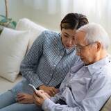 「足腰が弱った高齢の親に「公証役場での遺言作成」はつらい→「デジタル遺言」がスタート　相続トラブル解消の切り札に？【行政書士が解説】」の画像1