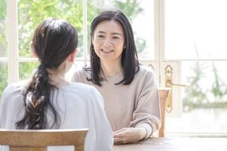 娘が卵子凍結を希望したら「賛成」する母親は7割　「不妊のリスク減らせる」「自然な妊娠が望ましい」