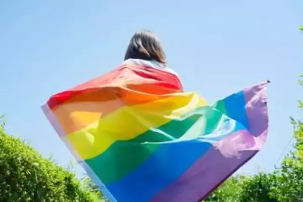 LGBTQ+当事者比率1割超の時代　学校教育で「性の多様性を教えるべき」が約8割に
