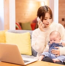 育休中、上司から毎日“仕事の電話”「夜遅くLINE、週末も…」これってルール違反じゃない？【社労士が解説】