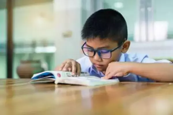 漫画を読んで勉強になったことランキング…2位「科学の知識」を抑えた1位は？