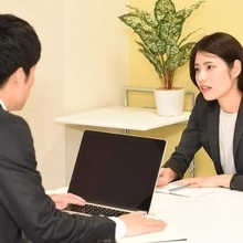 「来月から総務部へ行ってくれ」入社以来技術畑の30代SEに上司命令　畑違いの部署への異動は拒否できますか【社労士が解説】