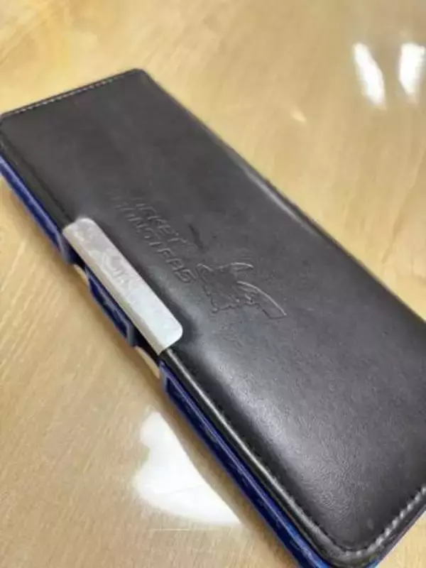 小6男子が使いつづけた“筆箱”に驚愕……母「家計が助かったよー」　奇跡の姿に「そんな男子いる！？」「仙人？賢者？魔法使い？」