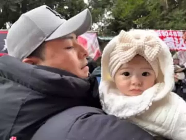 生後8カ月でまだ薄毛の娘→AIに“髪あり姿”を生成してもらったら…「ちゃんと娘だけど爆美女すぎない！？」「モデルやん！」母も驚いた完成度