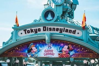 「噂には聞いたことある！」ディズニーランドで奇跡の1組に選ばれた家族　お手伝いで開演前に入園　誰もいないパークに1番乗り　4〜5万分の1の幸運