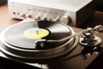 「音楽はスマホで聴く」時代に…レコード製造枚数が急増　10万枚→315万枚にV字回復　メーカーが語る“体験感”ブームの正体