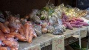 無人販売所で白菜80円、キャベツ30円で買ったら……「もうひとつあげる」突然現れたおばあちゃんのプレゼント「心がポカポカ」