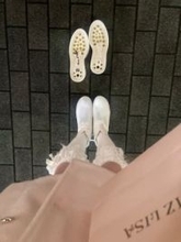 「どういうことや」歩行中に両足の靴底が“全部外れた”　おろしたての靴で起きた異変に210万表示「令和のシンデレラ」「靴底のボイコット」