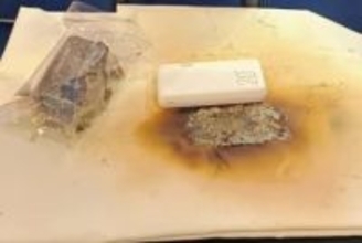 モバイルバッテリーが発火！　ガラス繊維素材の耐火シートで延焼を最小限に　防災グッズ「ひけシ〜ト」の実力と残る課題