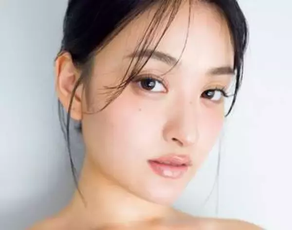 後ろパックリのお尻ショットが大反響　美貌＆Gマシュマロの新人K―1ガール・白石希望「尻が1番大事なのだよ」