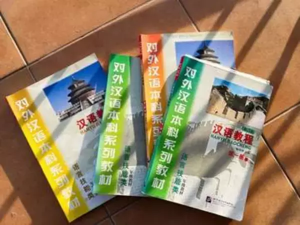 日本人なら誰でも知る「春眠不覚暁」…中国の小学校教科書にも載っていた　「中国人なら誰でも知ってる」「紙に書くとウケます」とSNS反響