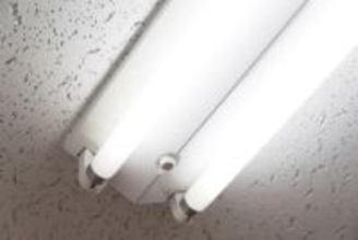 蛍光灯が生産中止に→「LEDランプに替えればいいんじゃ？」プロに聞いたら…【2025年・住まいの注意喚起】