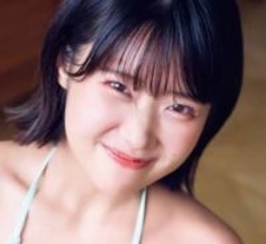 人気YouTuber、キュートな笑顔×グラマラスボディ　ニットビキニやピンクのアンダーウェア姿にキュン！