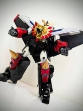 中学時代にもらった合体ロボ→10年遊び続けてクタクタになったけど　つらい学生時代を支えた“お守り”を箱に戻せず　「今日も遊ぶよ！」27万超表示