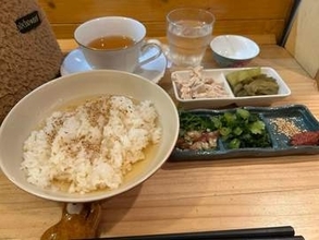 5杯もおかわり…紅茶屋さんの「お茶漬け」　斬新すぎる組み合わせに反響→「合うだろうな～」「相性考えてあって最高」