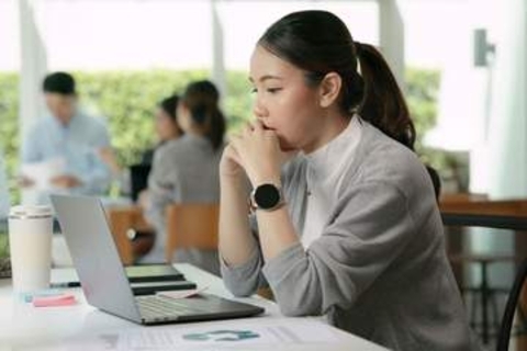 病気を伝えても「具体的な配慮なし」…難治性疾患を会社に伝えた人の約4割　全体の16％は誰にも伝えず働く