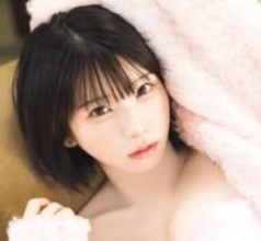 セクシービキニやサンタコス　季節感たっぷりのカレンダーブック　コスプレ美女から「まだ見せていない魅力」をあなたに