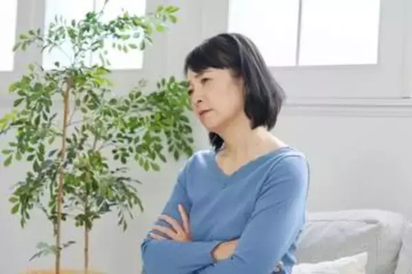 賃貸マンションに住む手取り18万円の54歳会社員　「次回の更新は難しい」と不動産会社に通告され……老人ホームは高費用、公営住宅は高倍率、どうすれば？【社会福祉士が解説】