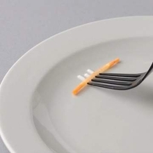 パスタを食べているとどうしても最後の1本が…地味なイライラを解決する画期的なお皿が誕生【デザイナーに取材】