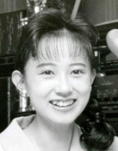 58歳になった元アイドル歌手　息子夫婦らと夫「とまぴょん」の還暦祝うパーティー写真を公開　「素敵なご家族」「お嫁さんも一緒…最高」
