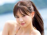 「「おしりも抜群だからたくさん見て」渚の小悪魔グラマー　29歳アイドルがボーダー柄の三角ビキニで視線くぎ付け」の画像1