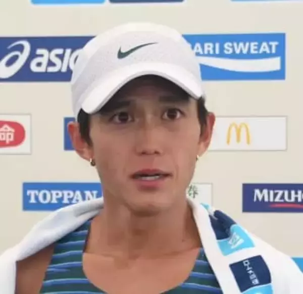 陸上・大迫傑、鍛え抜いた上半身裸を公開…バラのタトゥーちらり「肉体美憧れる」「かっこいい」